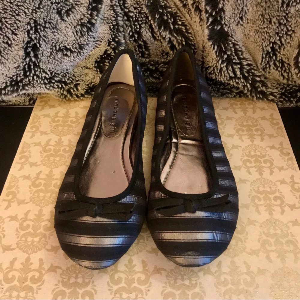 DEAL!! SALE!! CUTE Madden Girl Black & Silver Striped Flats